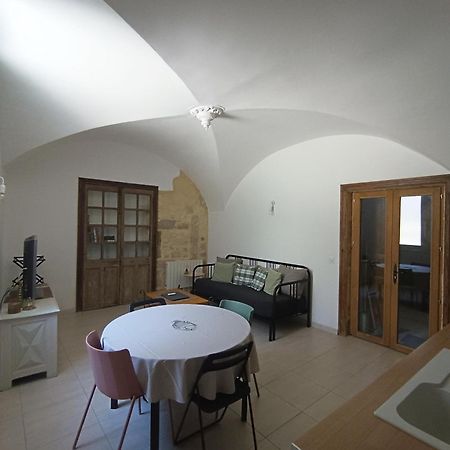 Dans Maison De Maitre, Appartement Independant. Montfrin Экстерьер фото