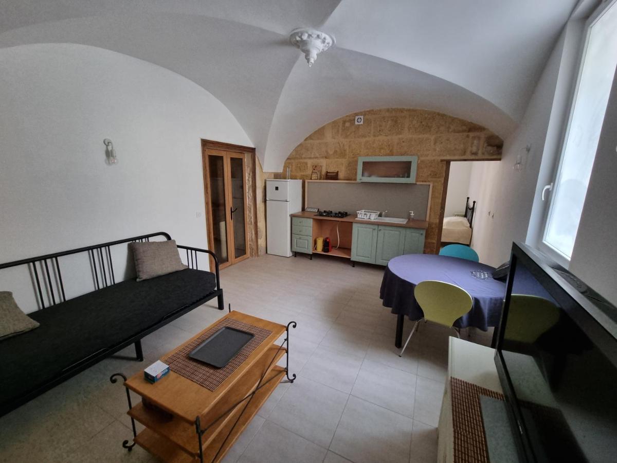 Dans Maison De Maitre, Appartement Independant. Montfrin Экстерьер фото