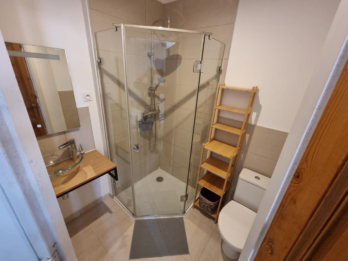Dans Maison De Maitre, Appartement Independant. Montfrin Экстерьер фото