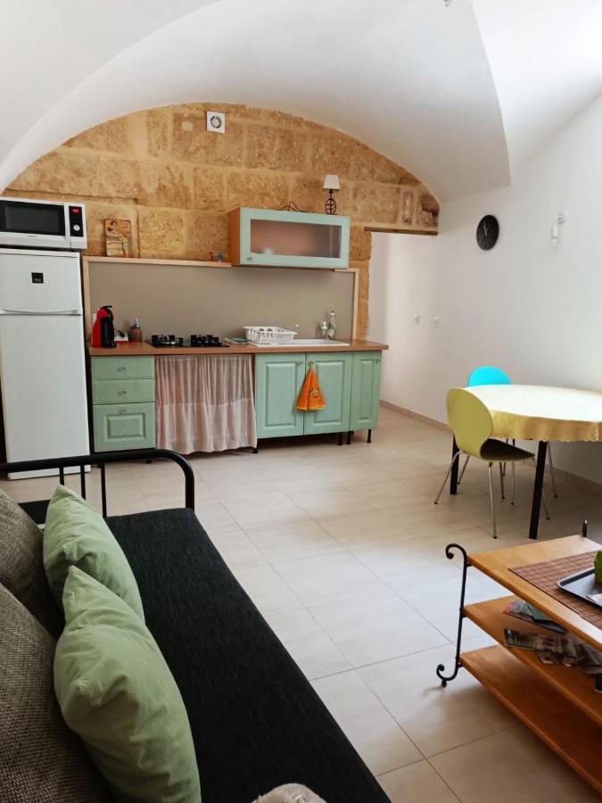 Dans Maison De Maitre, Appartement Independant. Montfrin Экстерьер фото