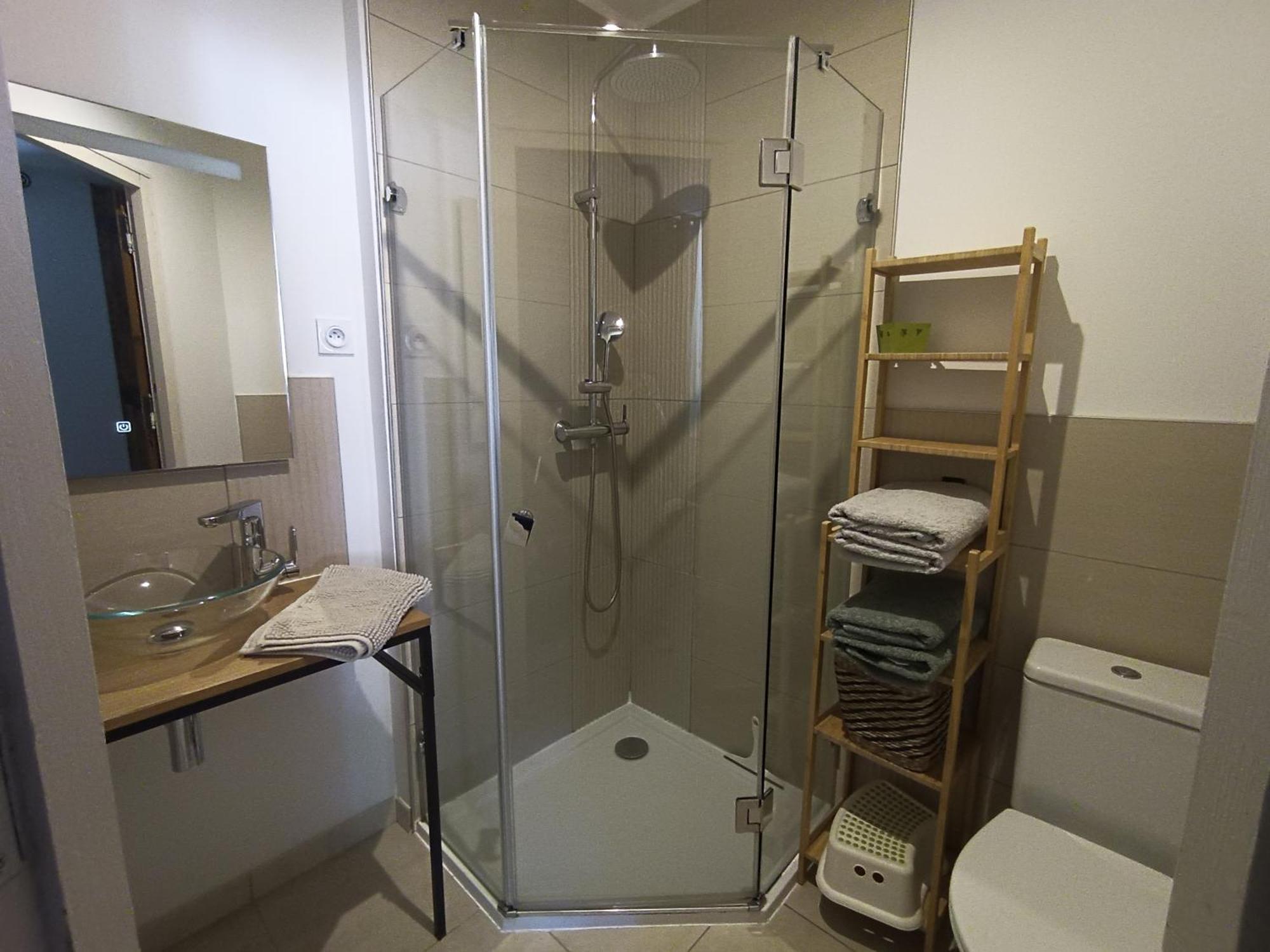 Dans Maison De Maitre, Appartement Independant. Montfrin Экстерьер фото